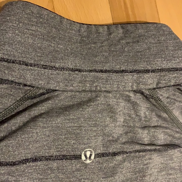🌟HP Lululemon Men’s Sweat Session Grey Striped 1/2 zip sweater pullover -size M - Picture 16 of 17